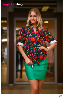 Kalocsai virágos kötős blúz