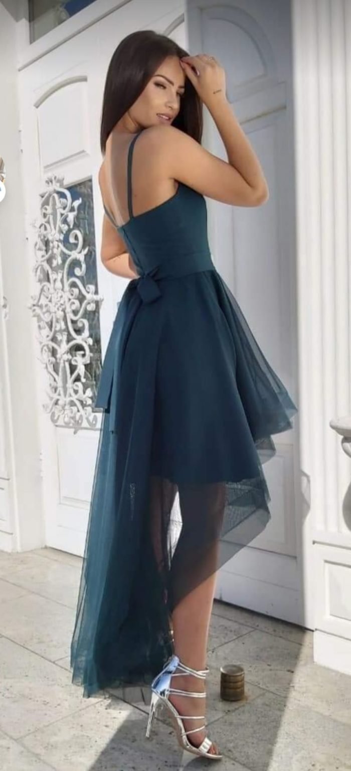 Pántos uszályos princess méregzöld ruha