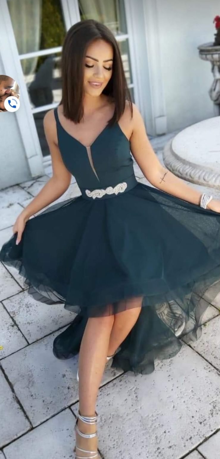 Pántos uszályos princess méregzöld ruha