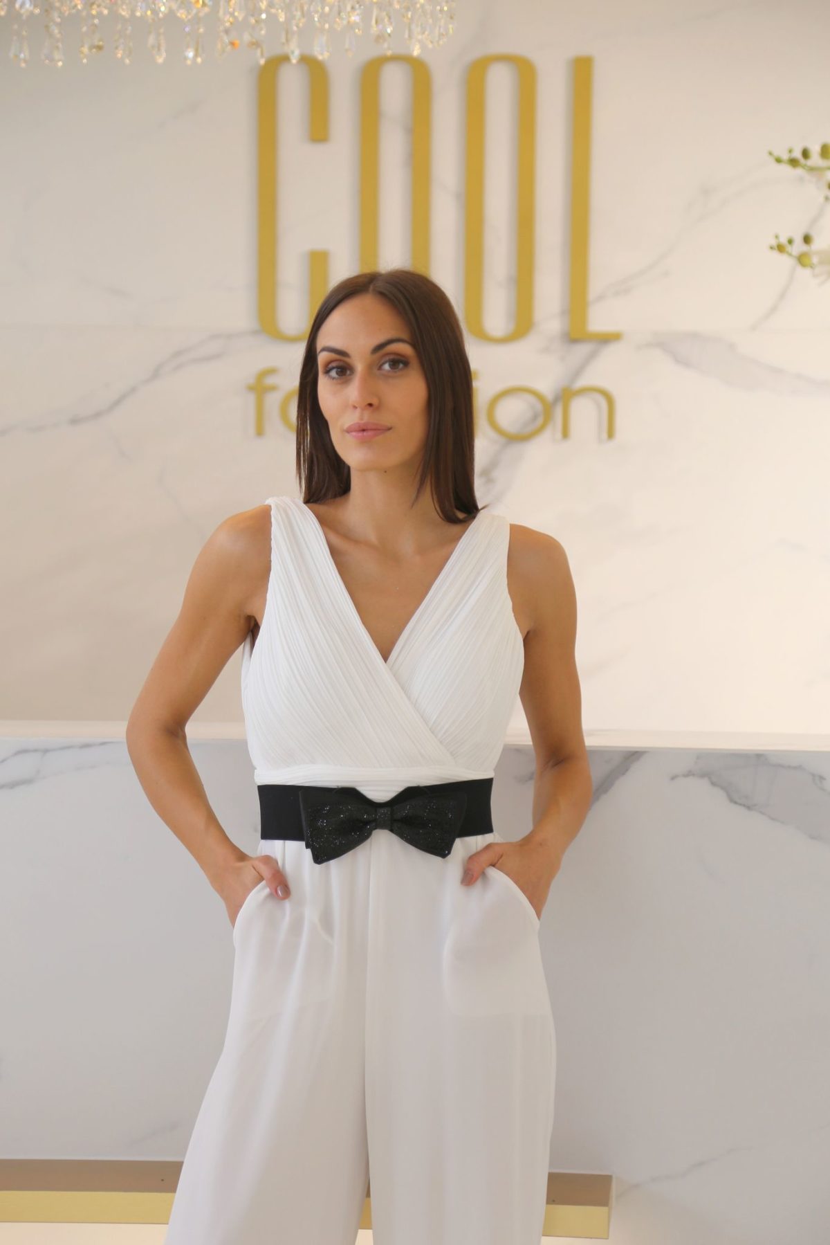 Jane ekrü overál
