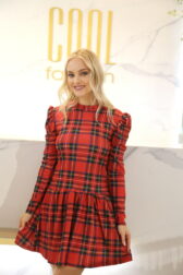 66-19382-puffos-ruha--nadira puffos vallu kockas ruha