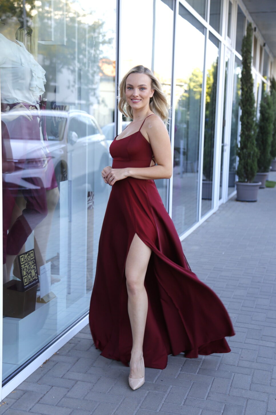 Elegáns A-vonalú ruha