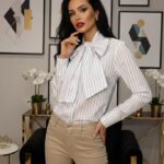 Doriána ekrü-babakék csíkos masnis ing/blúz