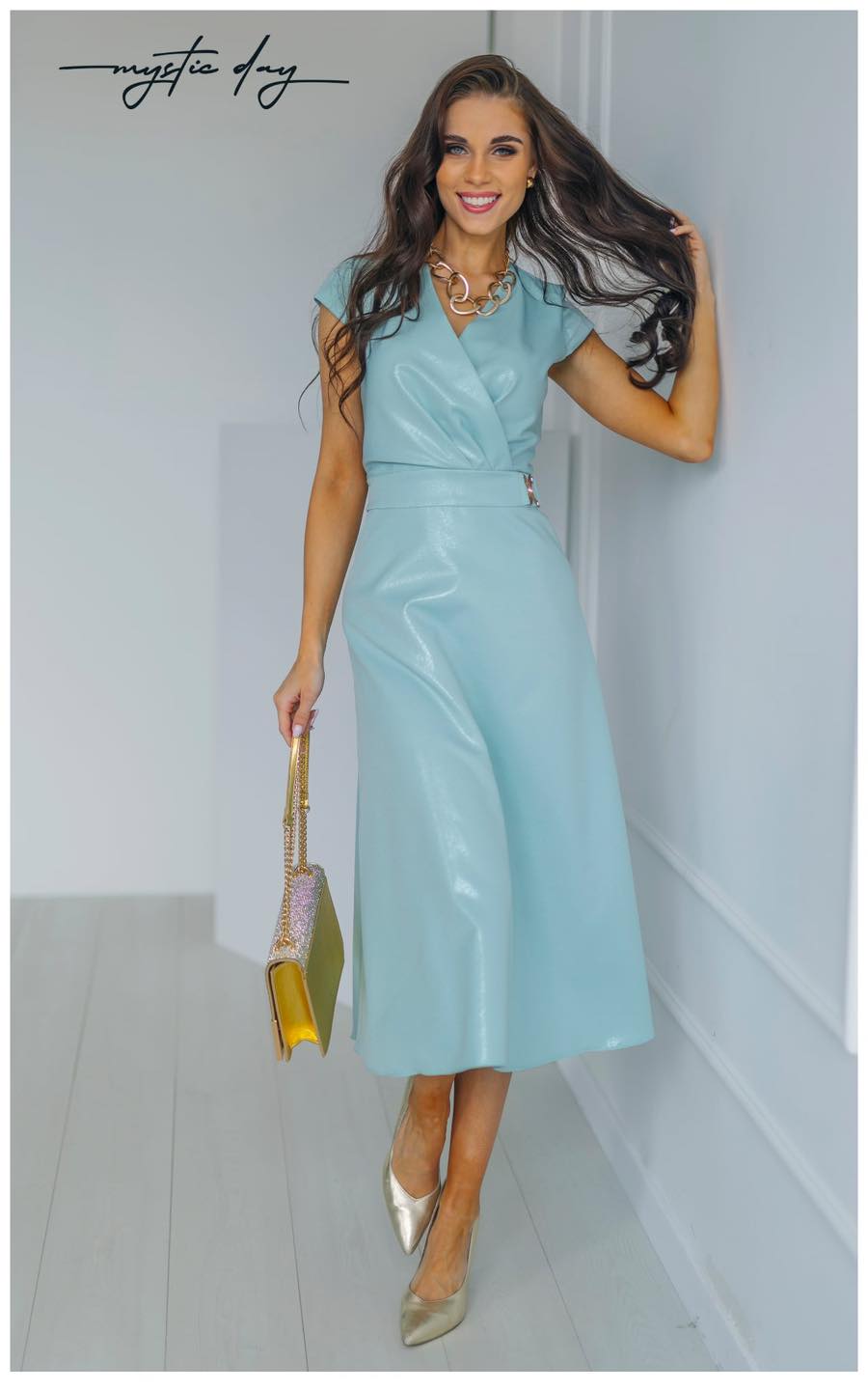 Mystic Day Izisz menta csillogós ruha